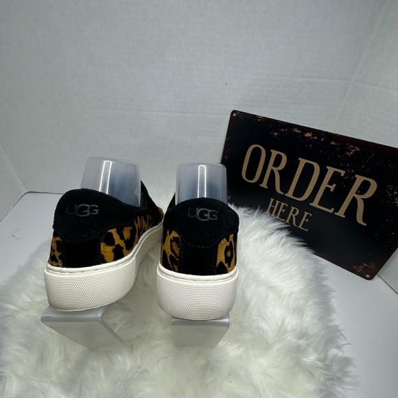 UGG Cahlvan Hair Calf Panther Slip on Sneakers size 8.5 Women's - Picture 4 of 7